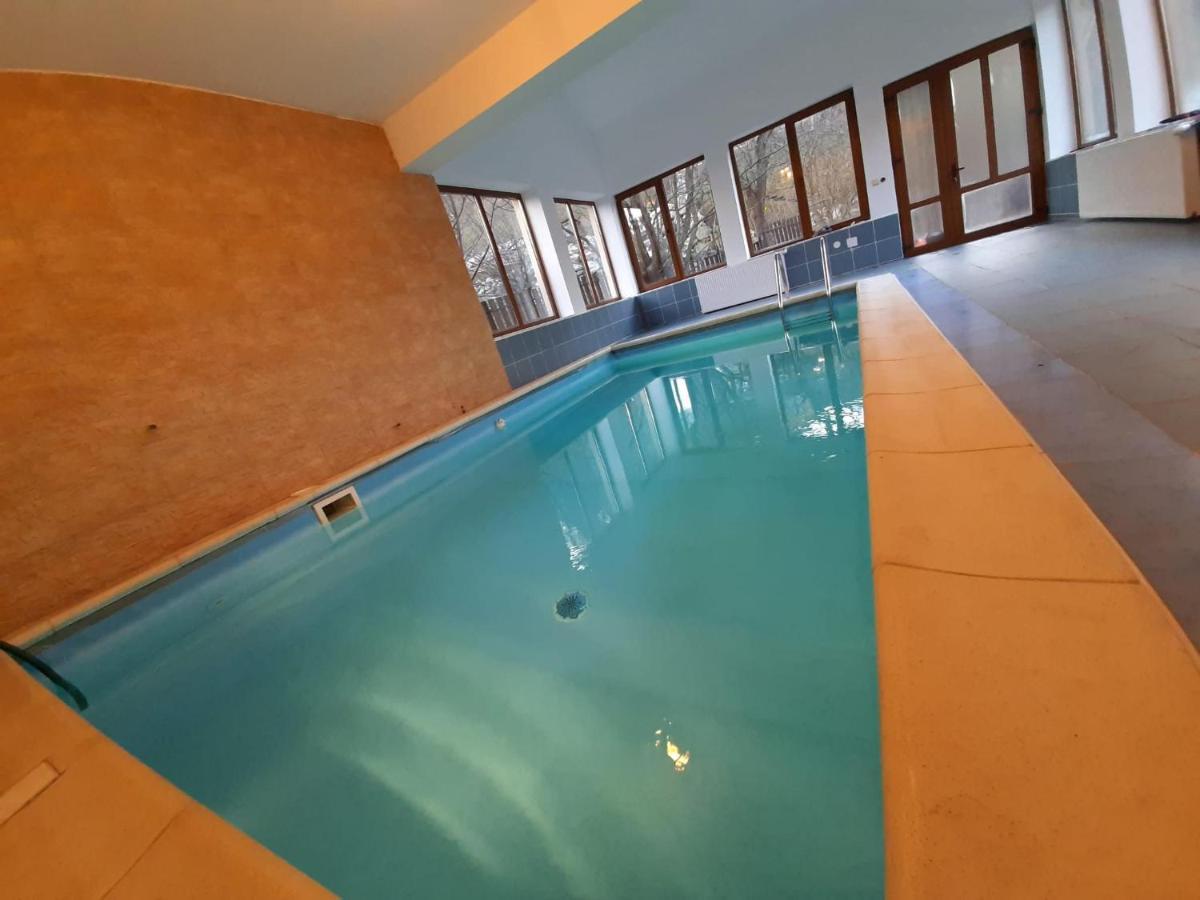 Pensiunea Montan Din Bran,Sat Simon Spa Indoor برانْ المظهر الخارجي الصورة